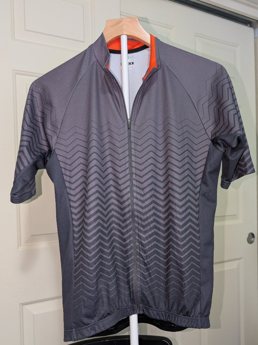 Craft ADV Endur Grey Chevron Cycling Jersey - Men's M